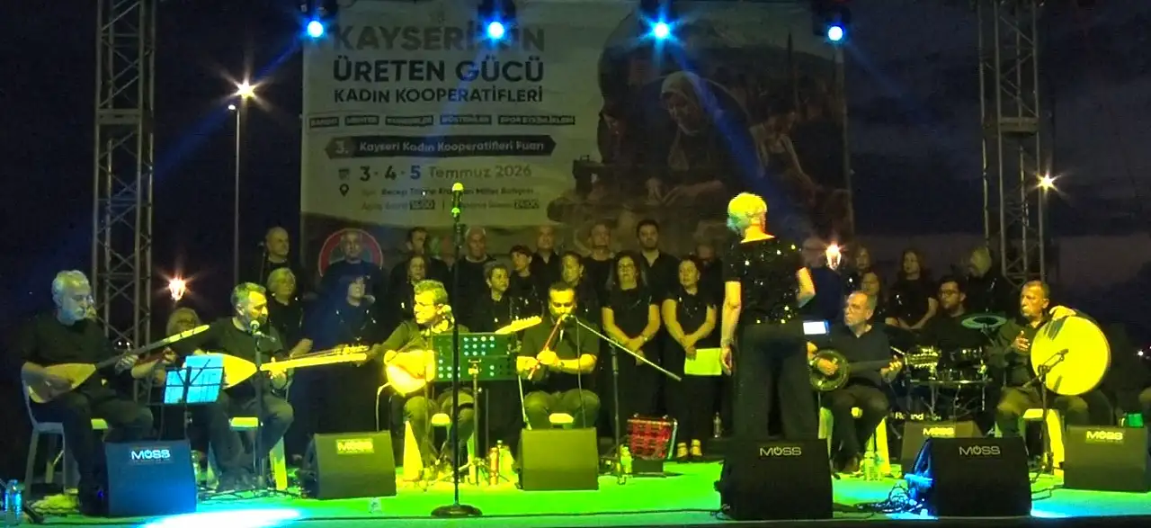 Kadınlardan alkışlanacak performans! Dev konser gerçekleştirildi