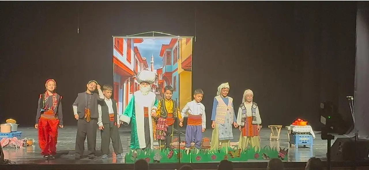 Erciyes İlkokulu Kayseri'yi Akşehir'de temsil etti