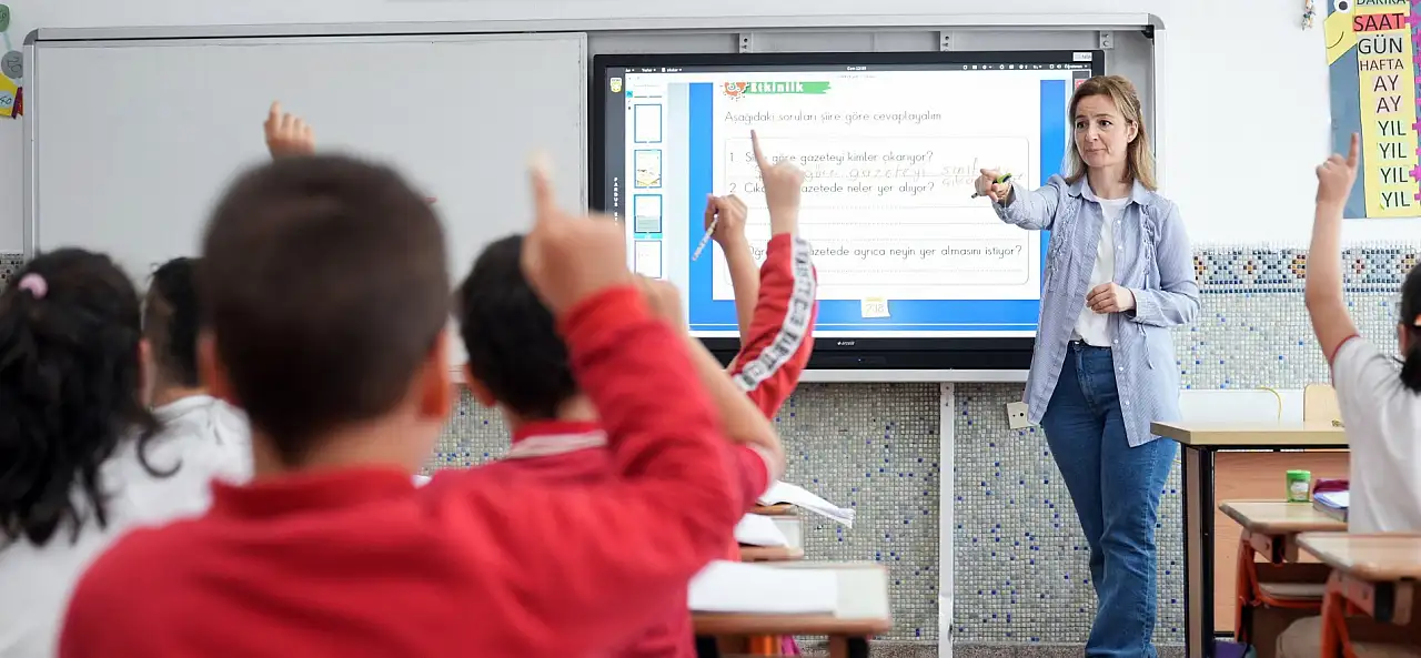 Kayseri'de eğitim yılı öncesi dikkat çeken açıklama: 'Anne babaların yükü hafiflemeli'