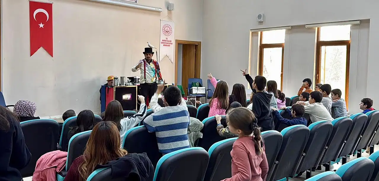 MHP Kayseri'de oraya sihirbaz götürdü!