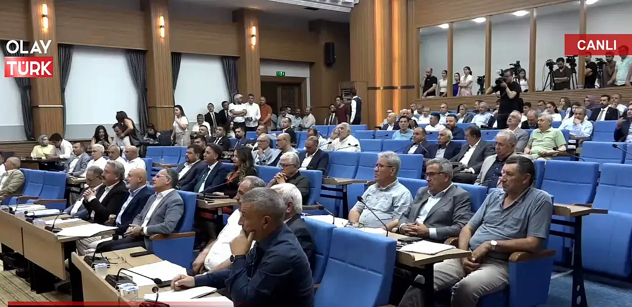 Kayseri Büyükşehir Belediye Meclisinde 15 Temmuz gerginliği!