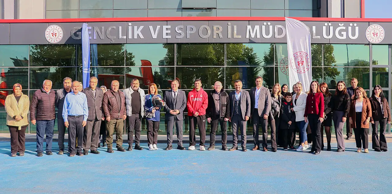 Muaythai şampiyonları Riyad'dan madalyalarla döndü!