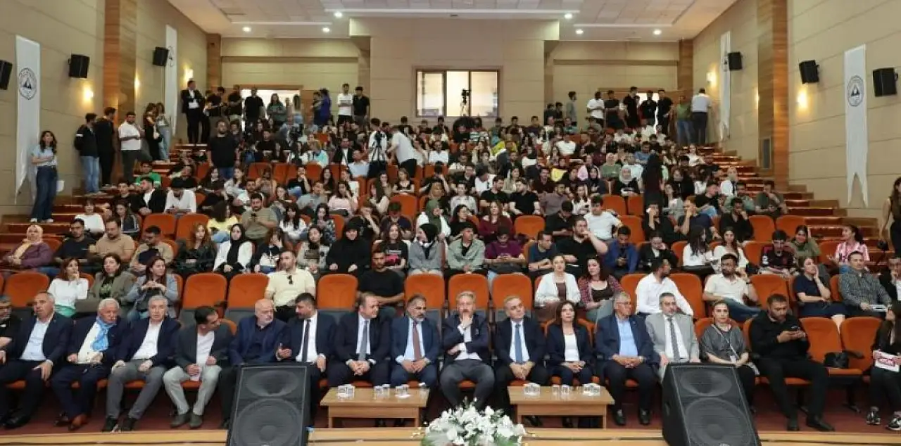 ERÜ'de medyanın dünü ve bugünü konuşuldu