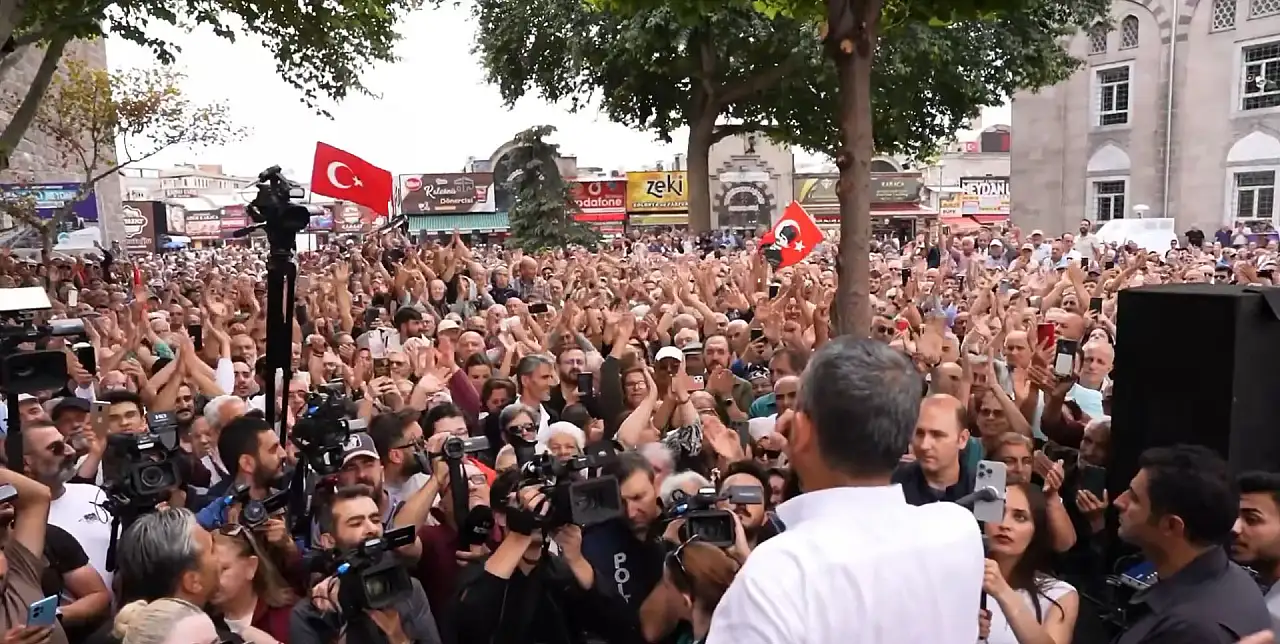 YENİ Parti Lideri Özgür Özel'in Kayseri ziyaretinde dikkat çeken işaret!