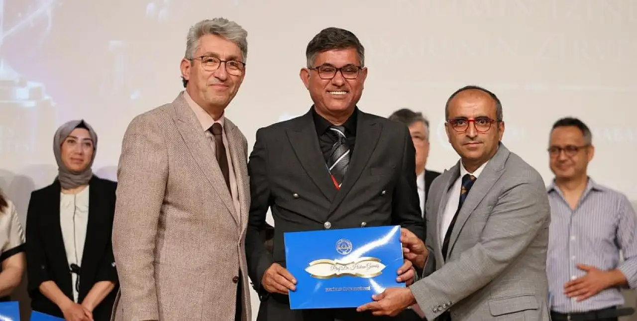 Erciyes Üniversitesi'nde Prof. Hakan Gümüş de aday oldu
