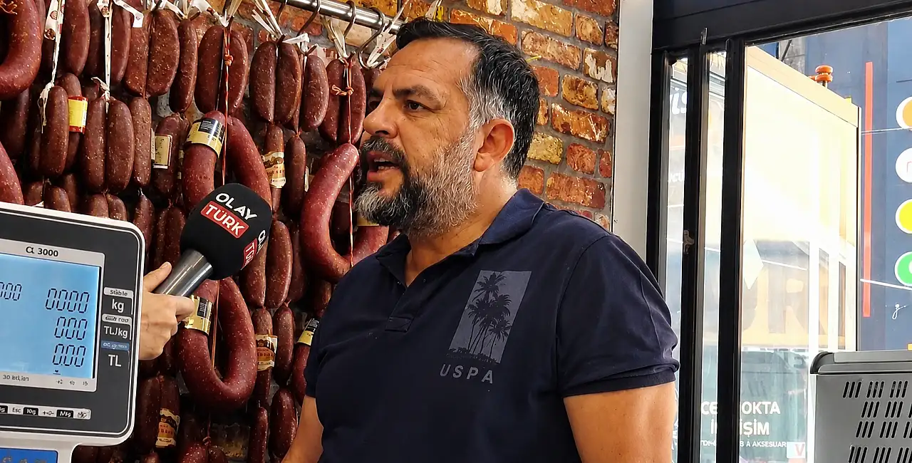 Kayseri'de pastırmacıya girip maket çaldılar!