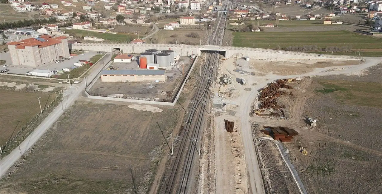 Kayseri baktı Niğde kaptı! Komşuya hızlı tren geliyor