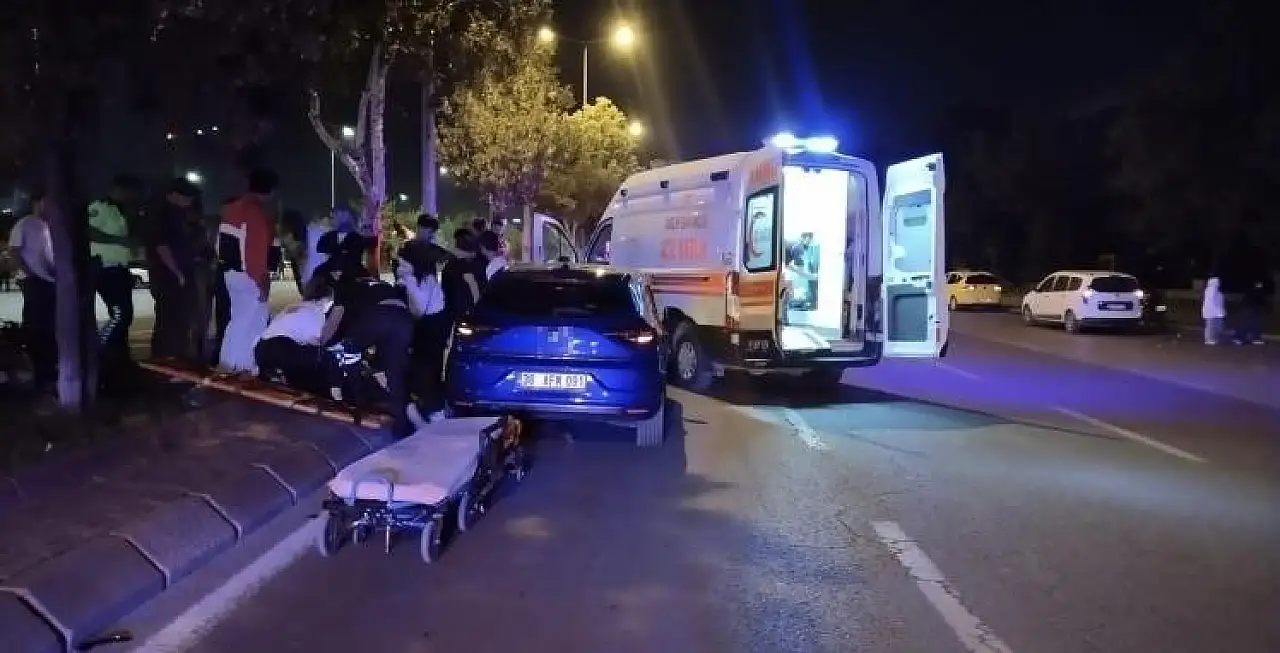 Kayseri'de bir anda ortalık karıştı! Otomobil motosiklete çarptı