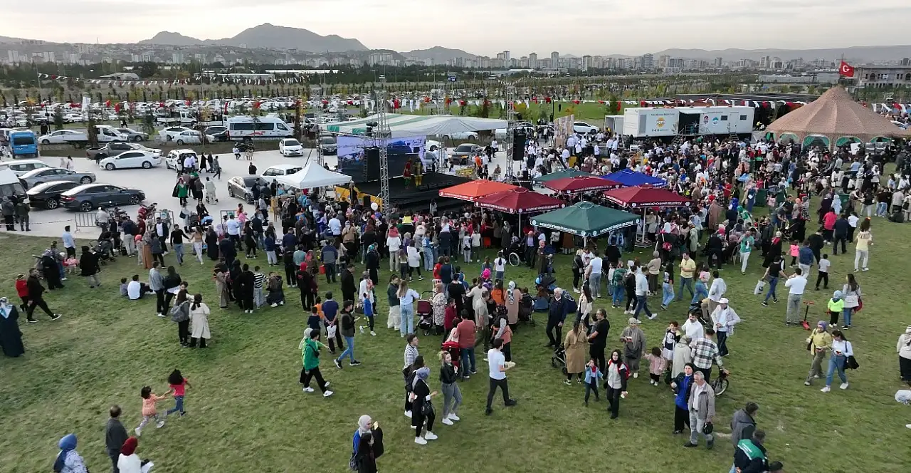Kayseri'de milyonlarca kişi akın etti! Etkinliklerin merkezi oldu