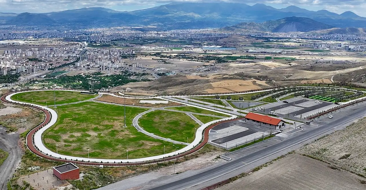 Erkilet Millet Bahçesi'ne yapılacak kafenin maliyeti belli oldu! İşte sözleşme bedeli