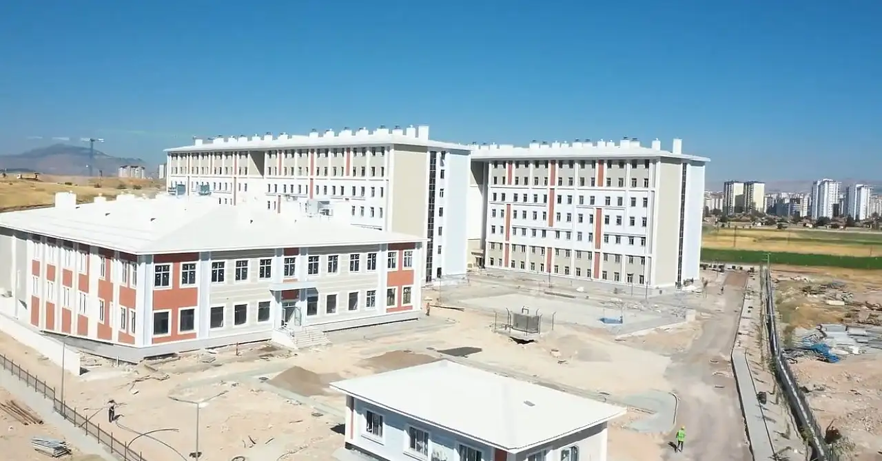 Kayseri'de öğrencileri sevindiren gelişme! 3 bin kişilik yurt tamamlandı