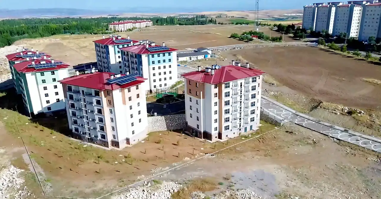 Kayseri'de TOKİ'den konut bekleyenler için tarih verildi