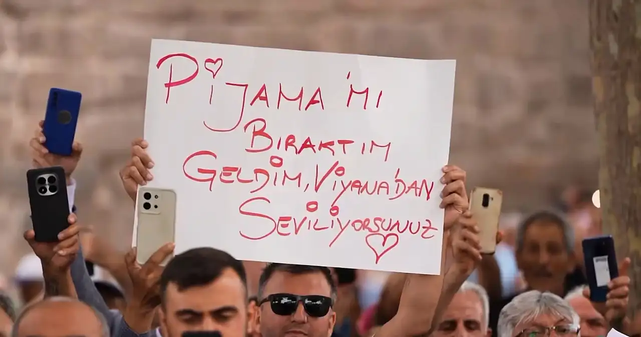 YENİ Parti Lideri Özgür Özel'in Kayseri ziyaretinde dikkat çeken işaret!