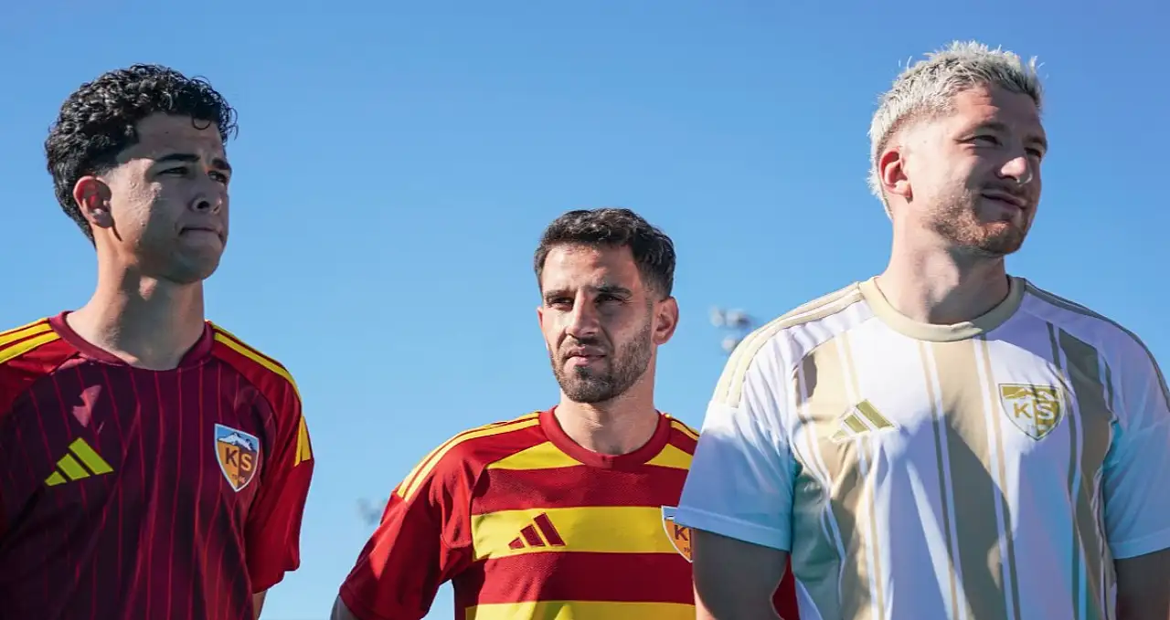 'Sarı umut, kırmızı tutku' Kayserispor'un 60. yıl özel formaları tanıtıldı