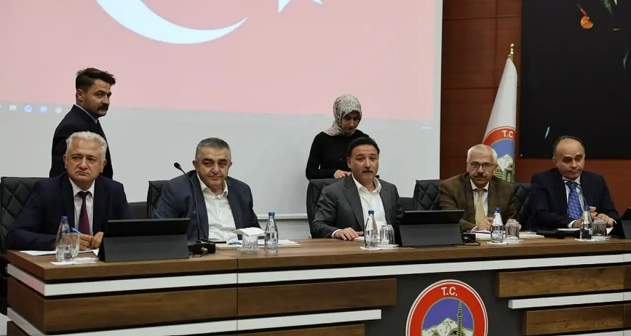 Vatandaş anlattı, Vali Çiçek tek tek dinledi
