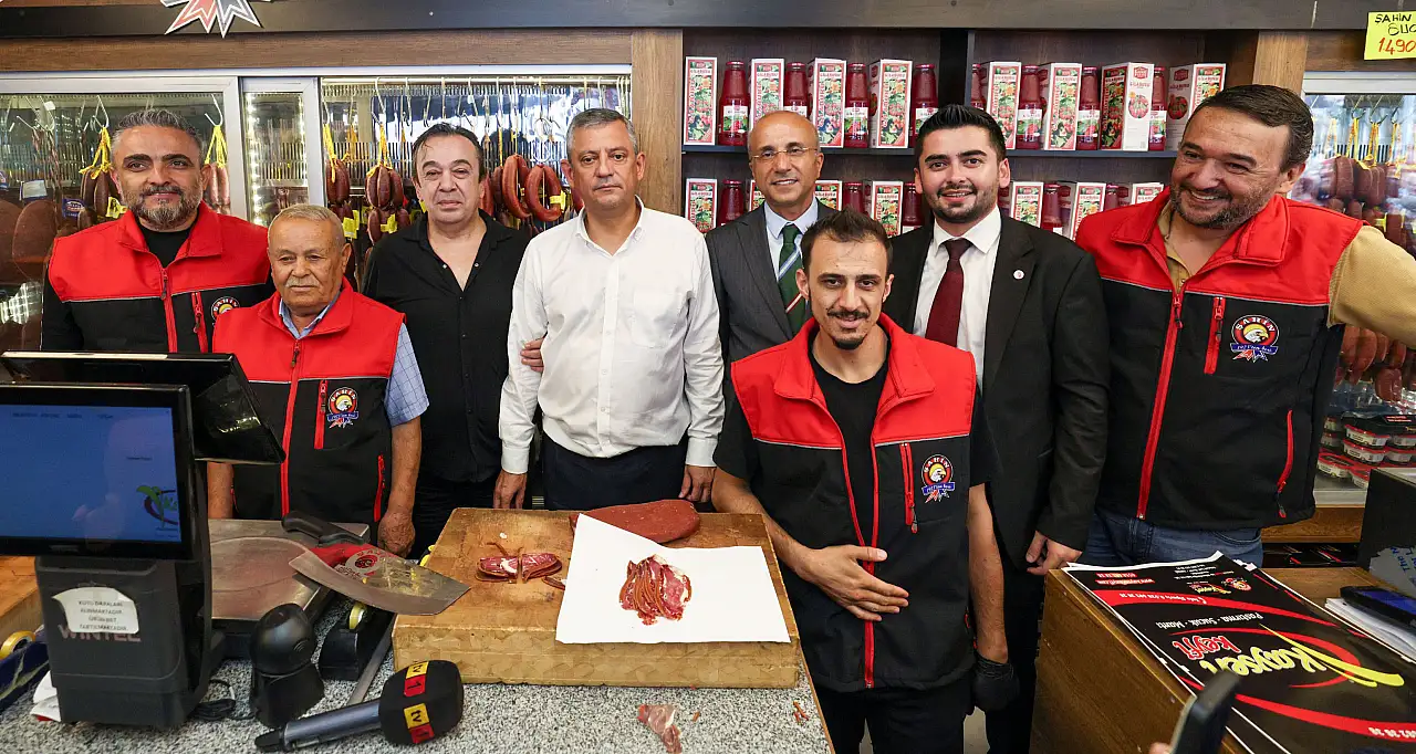 YENİ Parti Lideri Özgür Özel'in Kayseri ziyaretinde dikkat çeken işaret!