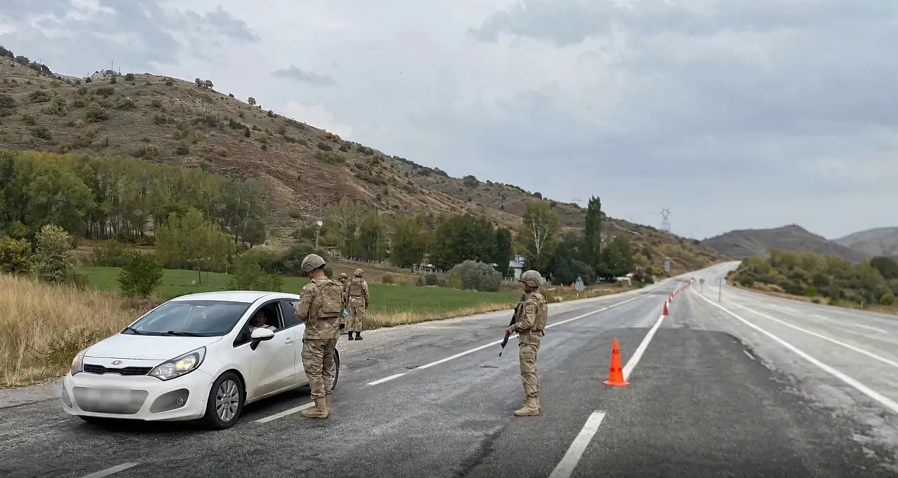 Kayseri dâhil 81 ilde düğmeye basıldı! 912 aranan şahıs yakalandı