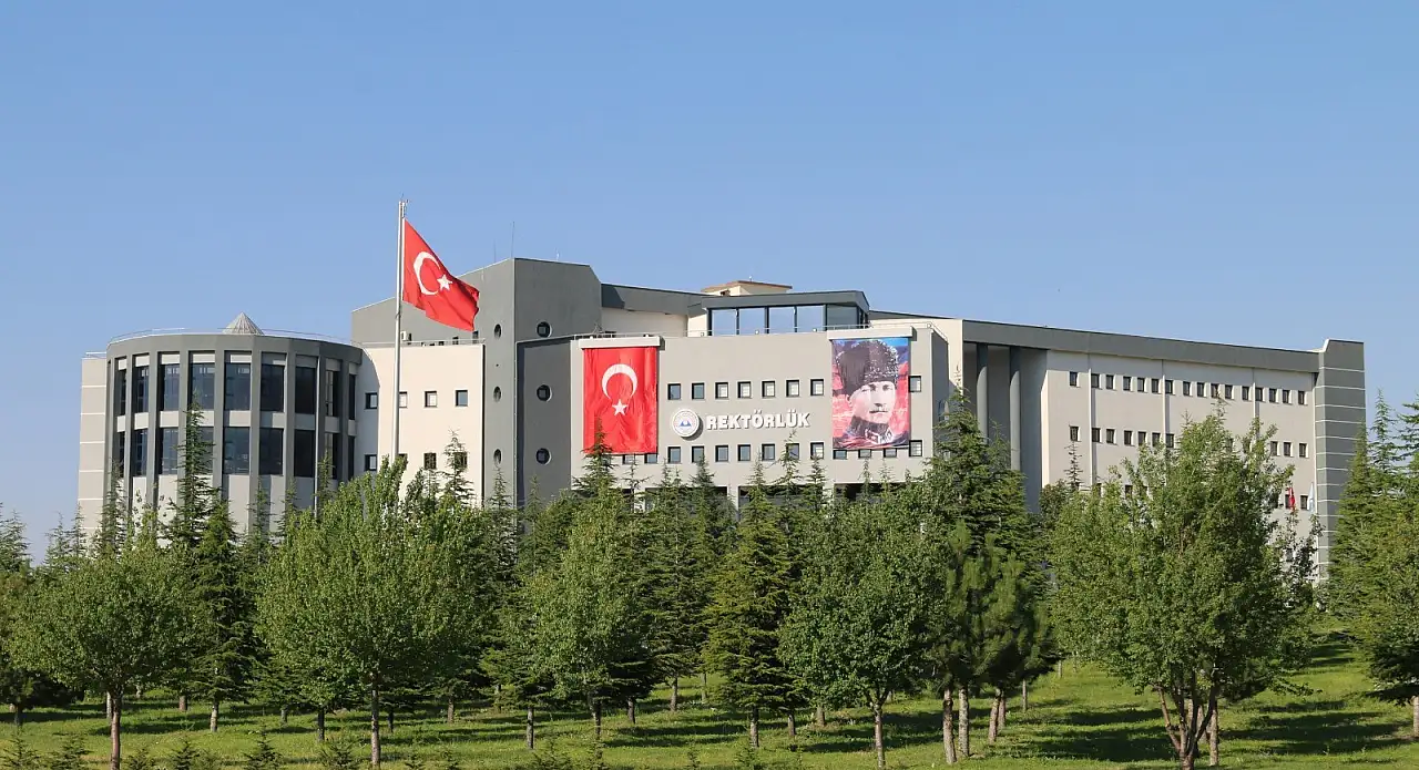 Erciyes Üniversitesi yükselişini sürdürüyor!