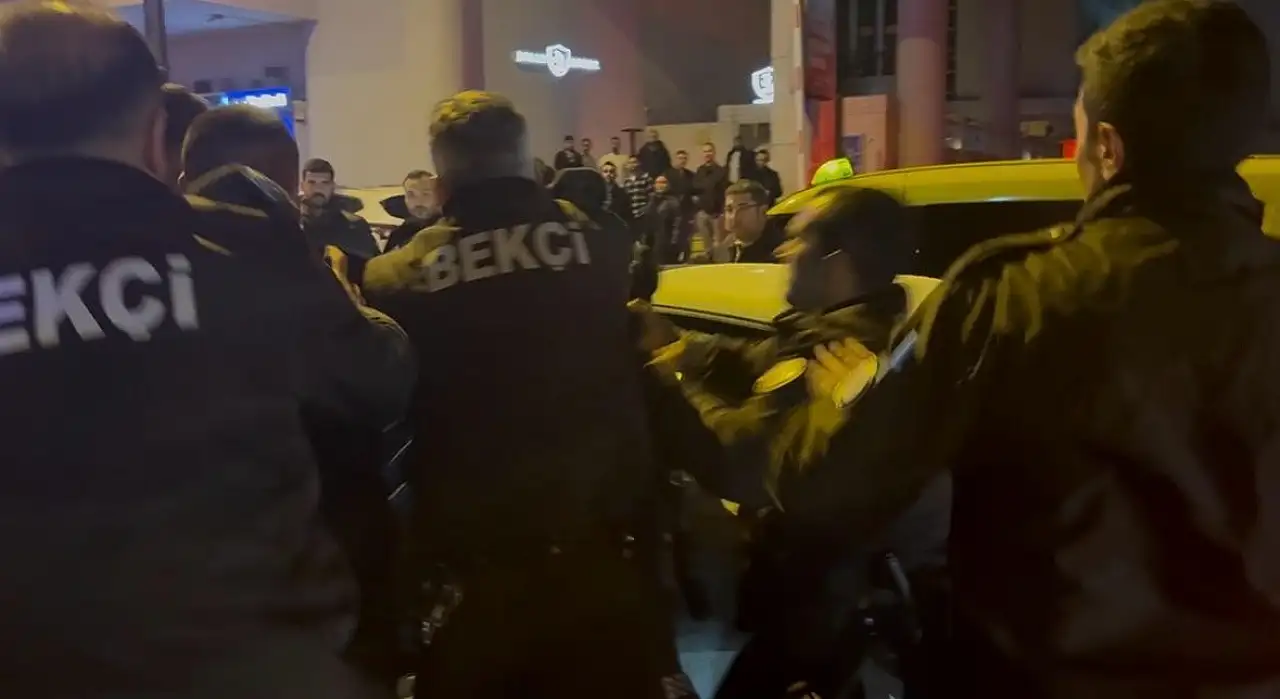 Kayseri'de gece kulübünde çalışanlar ve müşteriler arasında kavga çıktı!