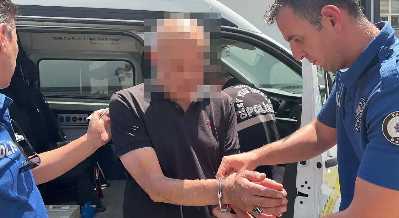 Kayseri'deki vakfın bulunduğu apartmanın kapısına kurşun yağdırdılar!
