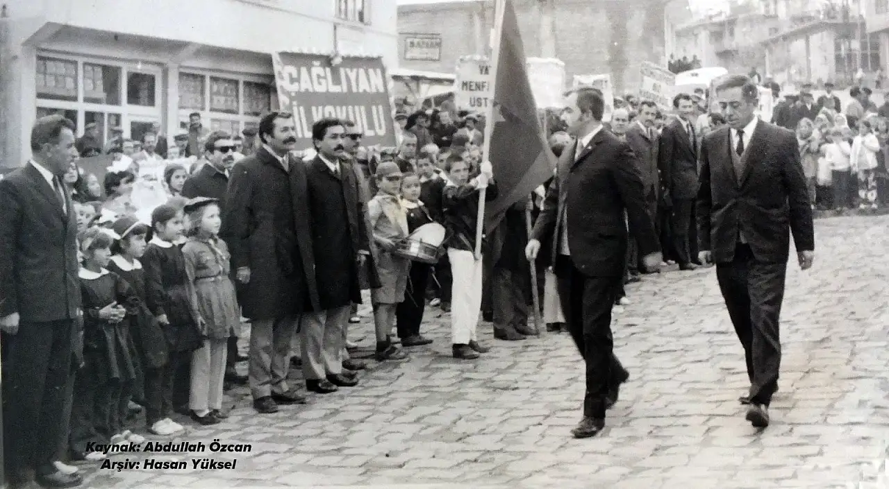 Hiç merak ettiniz mi? Atatürk döneminde Kayseri'de Cumhuriyet Bayramı bakın nerelerde, nasıl kutlanıyormuş!