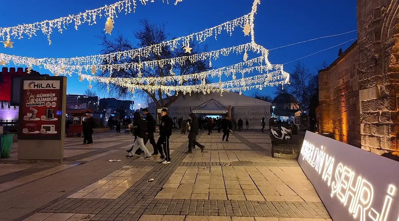 Kayseri'de Ramazan için özel ışıklandırma!