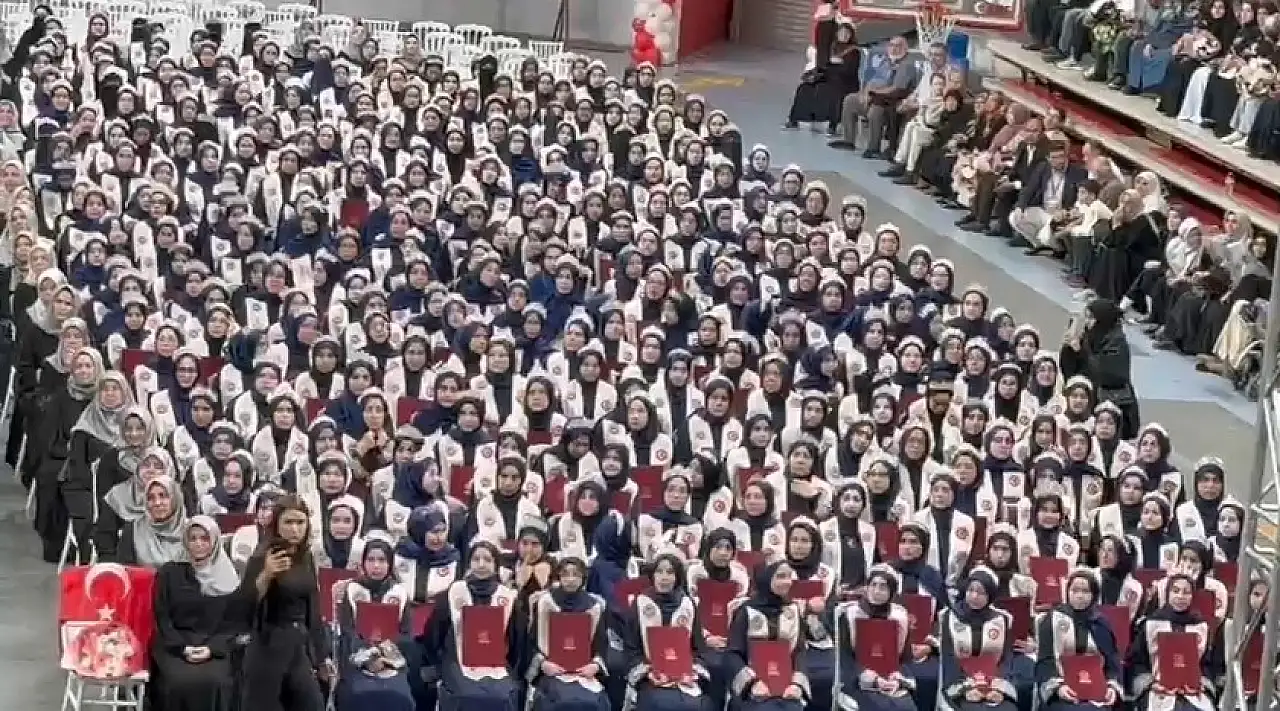 Hafızlık töreninde duygusal anlar… Koltuğu boş kaldı