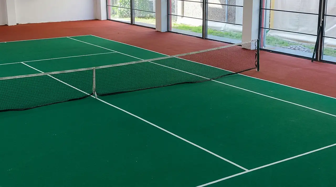 Kayseri'de kapalı tenis kortları ve çok amaçlı spor salonu hizmette