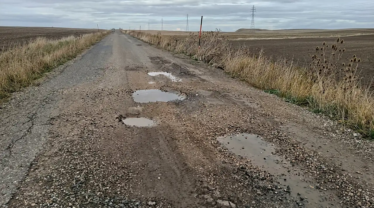 Kayseri'de çukurlu yol tepkisi! Yetkililerden çözüm bekliyorlar
