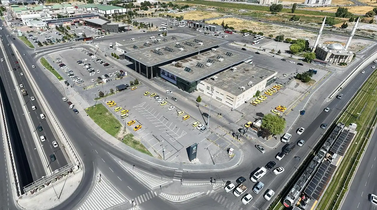 Kayseri'de terminal bilmecesi! Taşınacak bina yenilendi