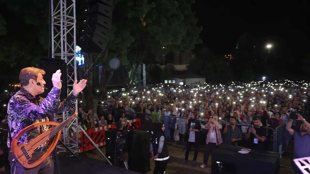 Kayseri'de dikkat çeken kalabalık! İzlemek için akın ettiler