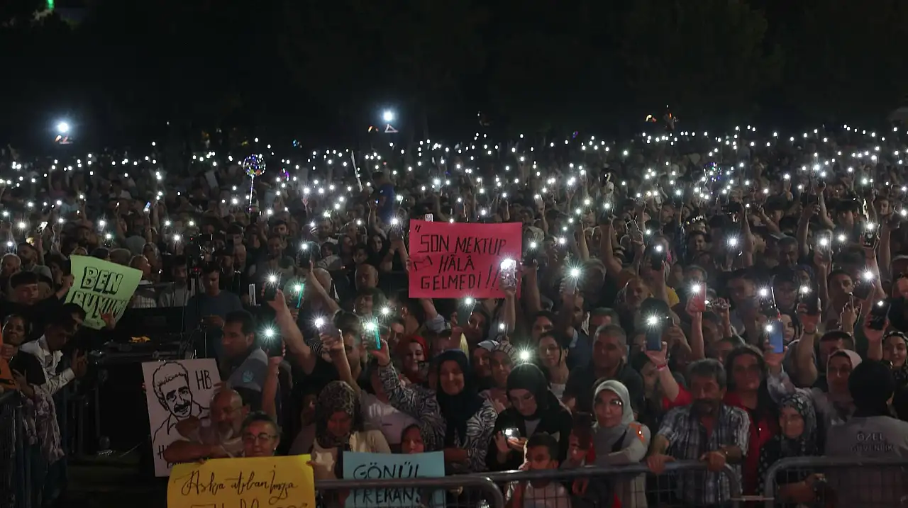 Kayseri'de dikkat çeken kalabalık! Akın akın alana gittiler
