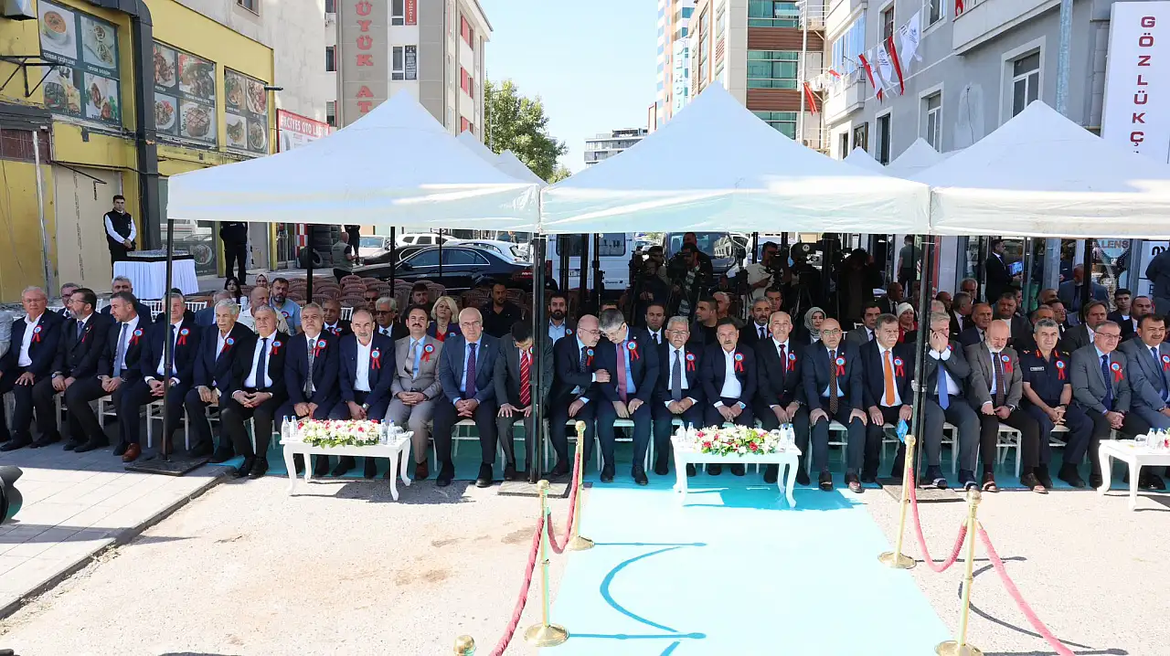 Kayseri'de AK Parti ve Saadet Partisi düellosu fotoğraflara yansıdı! Belli ki mevzu derin
