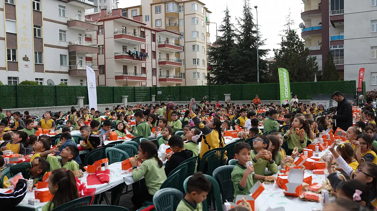 Binlerce öğrenciye umut olacak okul, dualarla açıldı