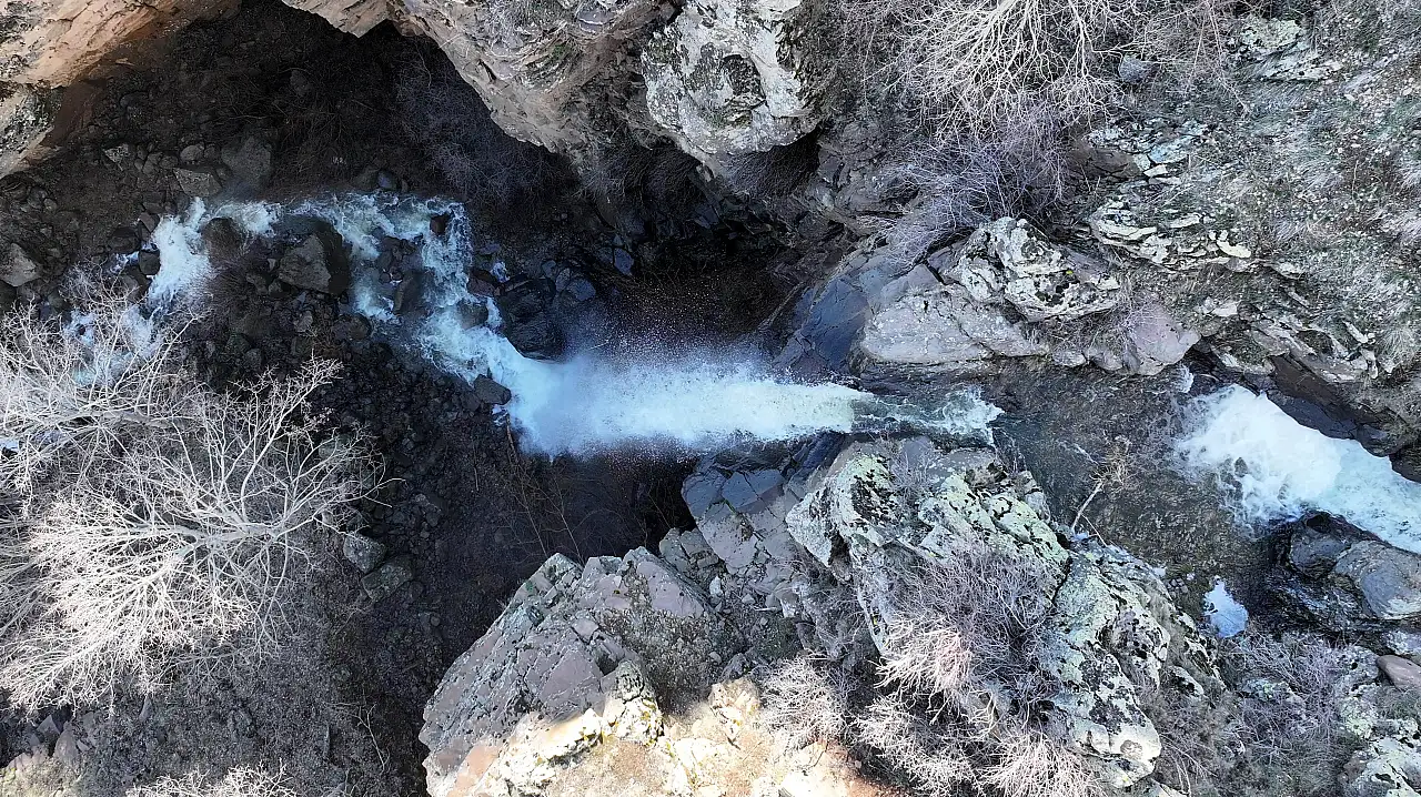 Erciyes Dağı eteklerinde şelale yeniden coştu