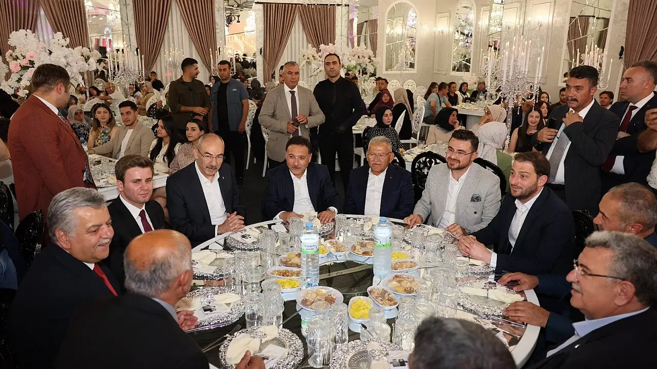Kayseri protokolü nişanda buluştu! Belediye Başkanı'nın mutlu günü