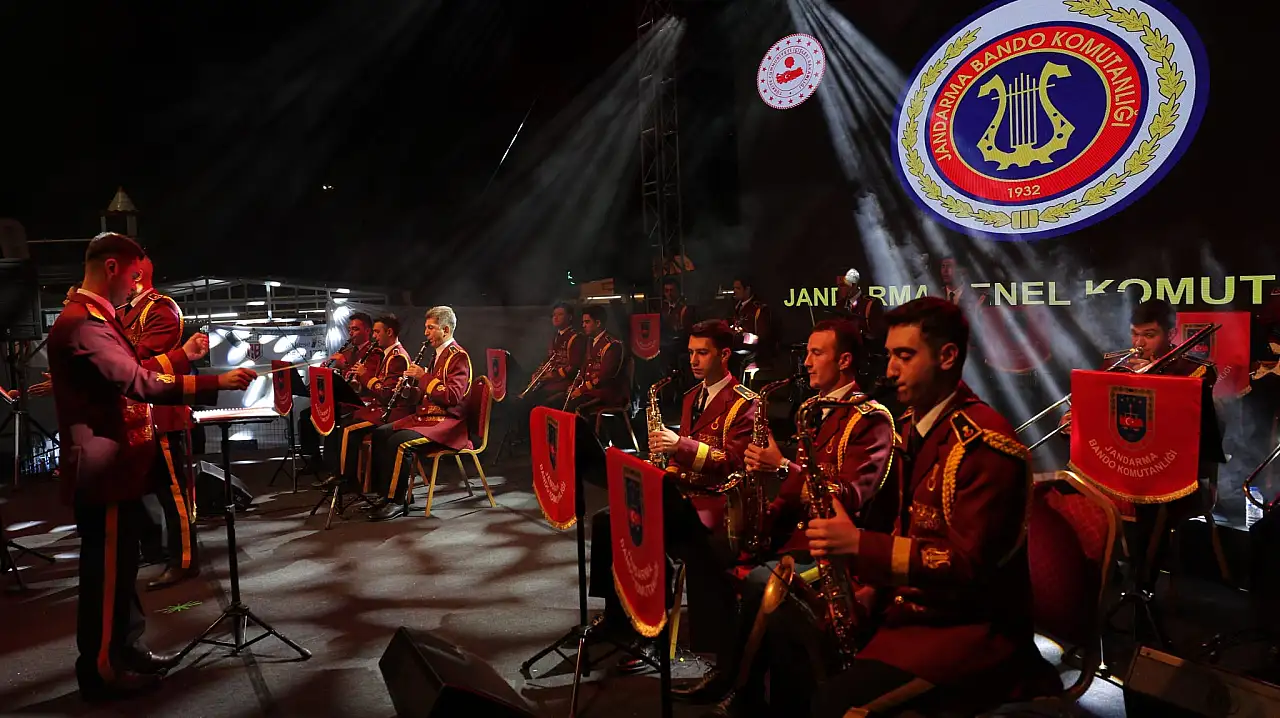 Kayseri'de büyüleyen konser