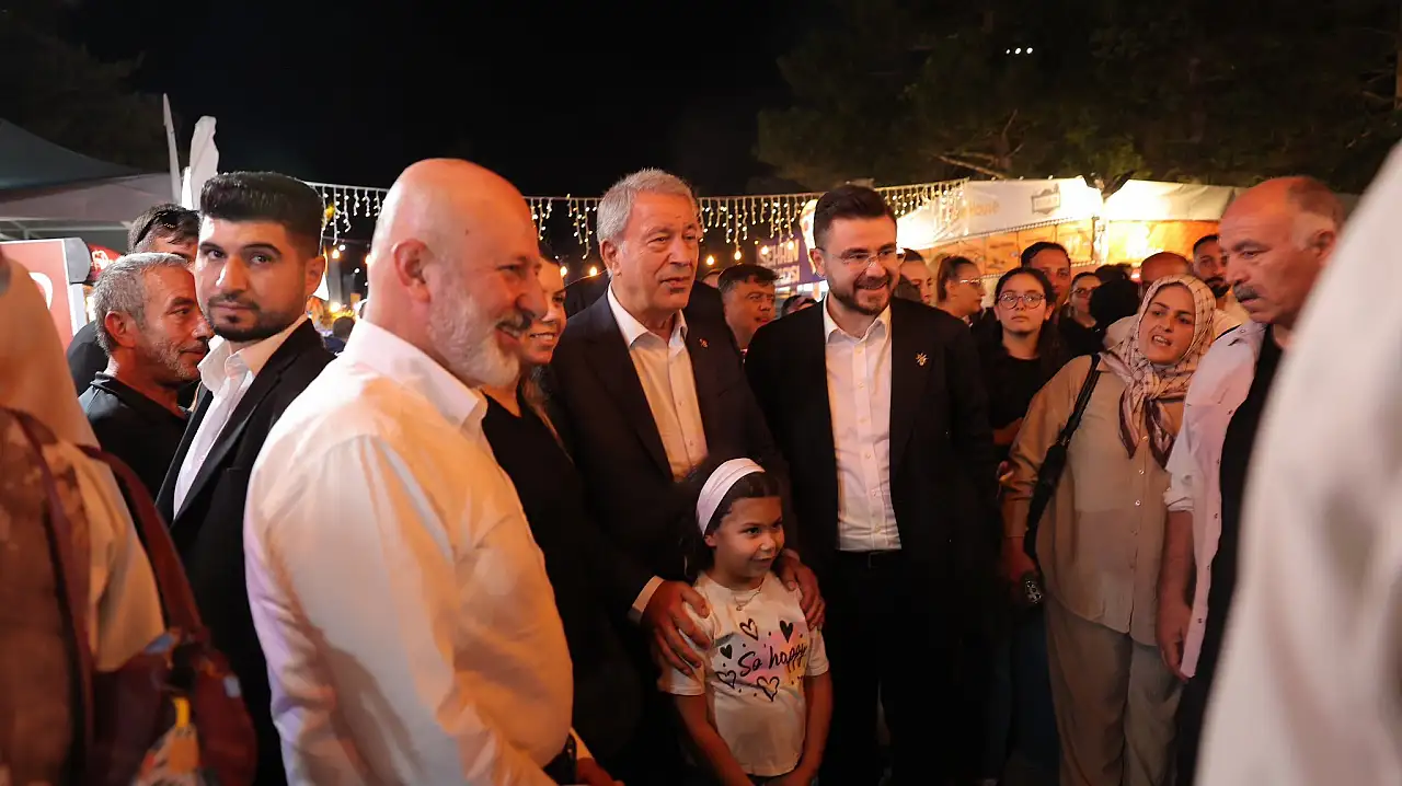 Siyasetin gündeminden yorulan Akar, soluğu bakın nerede aldı?