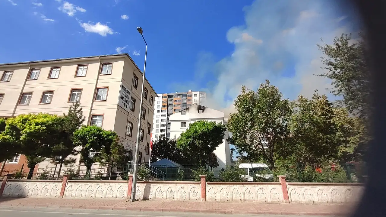 Kayseri'de Süleymancılara bağlı öğrenci yurdunda yangın çıktı