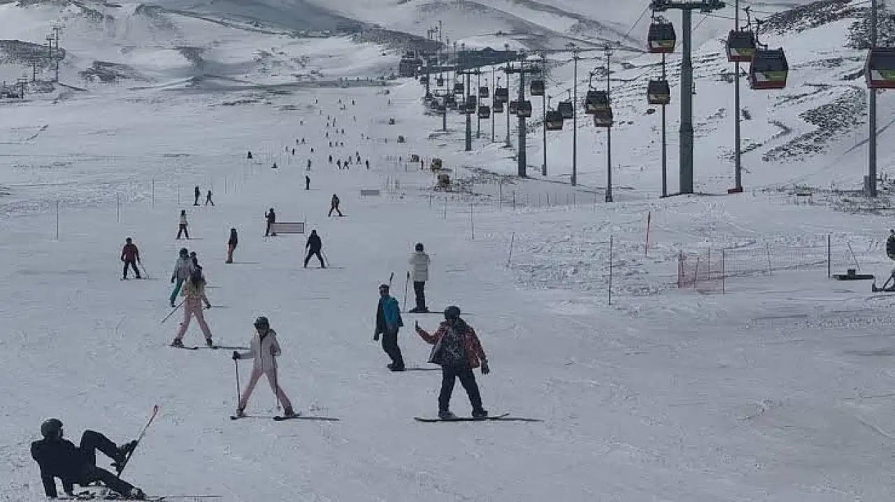 Kayseri Erciyes'in yeni sezon hazırlıkları masaya yatırıldı