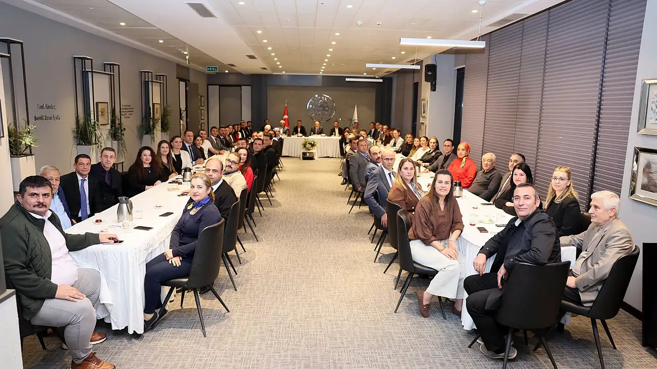 Kayseri Ticaret Odası hizmet binasında kim varsa orada toplandı