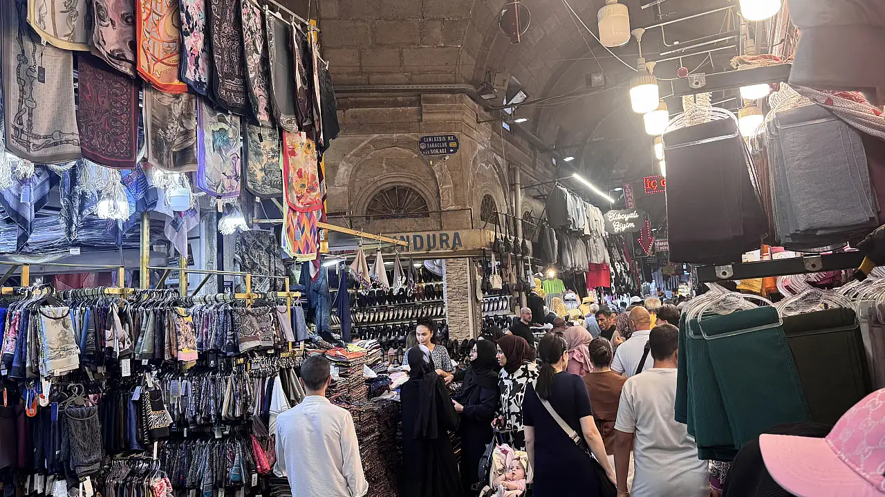 Kayseri Kapalı Çarşı'da gurbetçi yoğunluğu