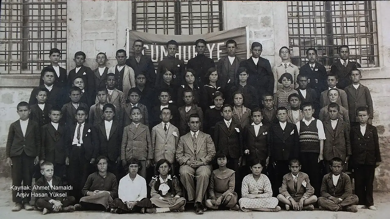 Hiç merak ettiniz mi? Atatürk döneminde Kayseri'de Cumhuriyet Bayramı bakın nerelerde, nasıl kutlanıyormuş!