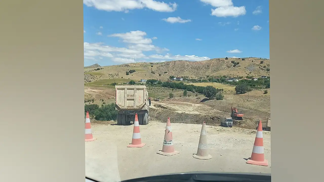 Eski Başkan: O yolu bitirin Kayseri Meydanında şükür tatlısı dağıtacağım