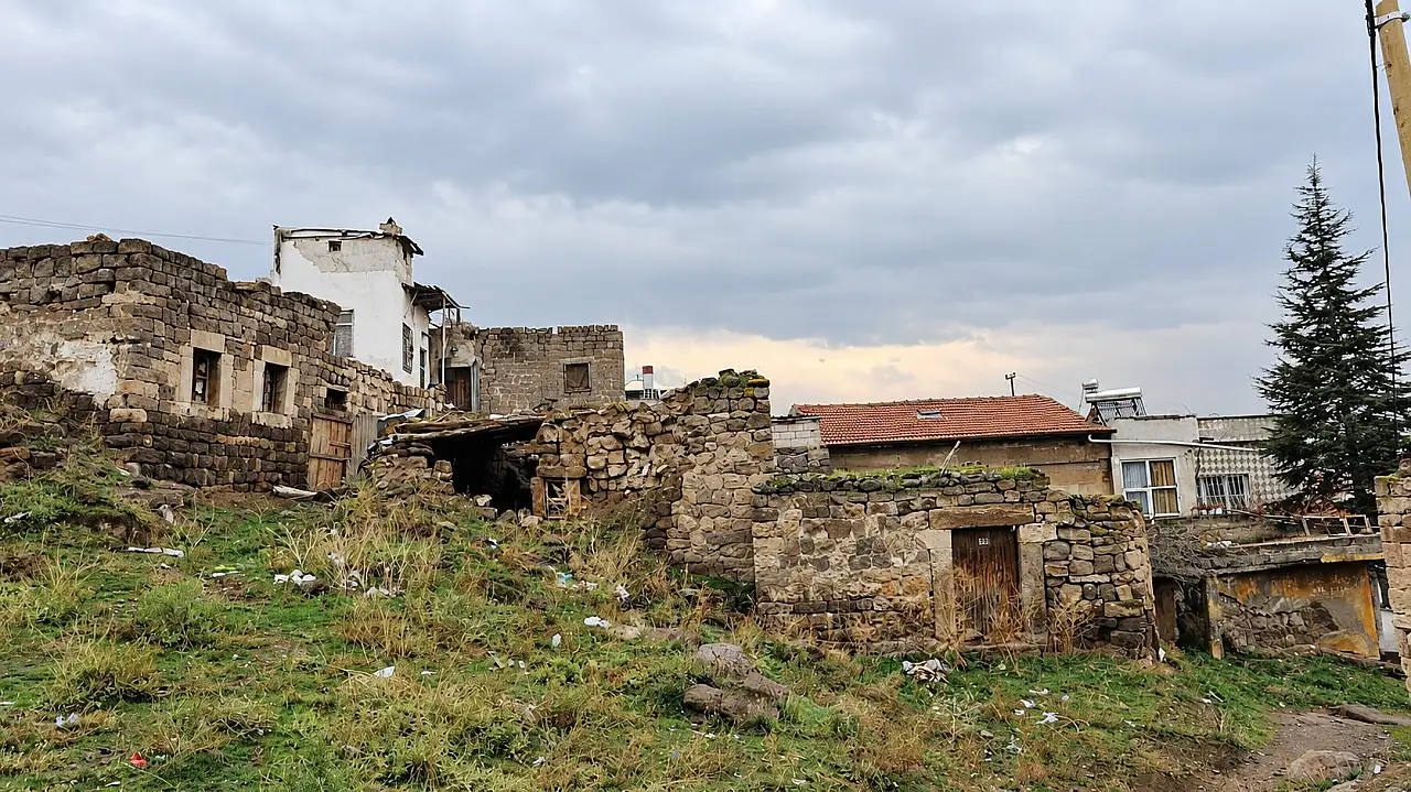 Kayseri'nin merkezindeki mahallede dikkat çeken tablo: Muhtar tek tek anlattı