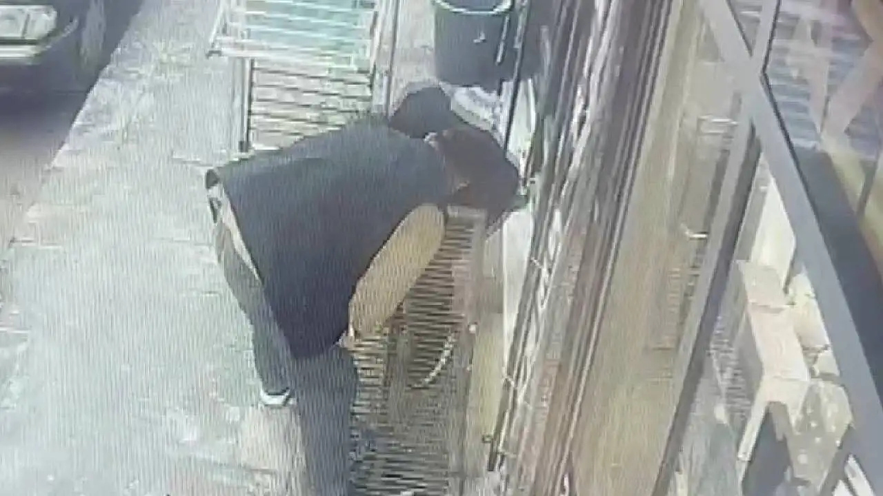 Çocuk açılan mazgaldan düştü