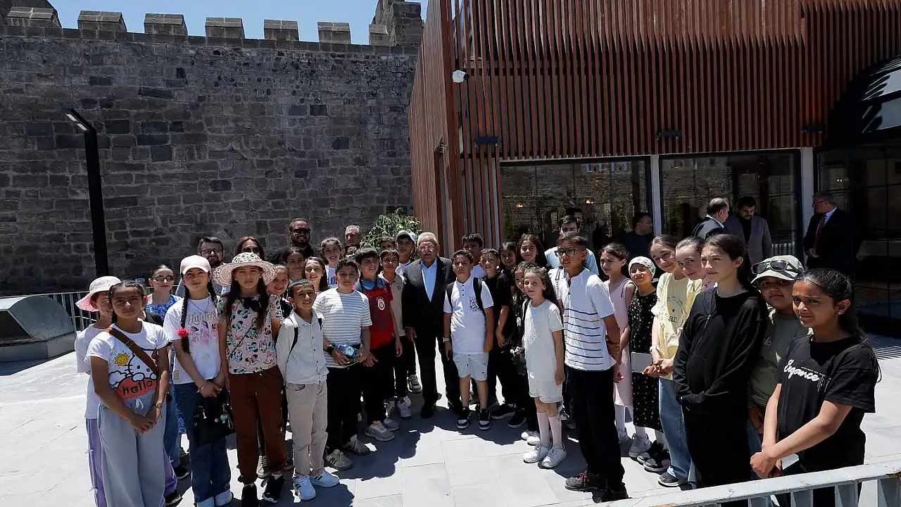 Büyükkılıç'tan Kayseri Kalesi'nde tarih dersi