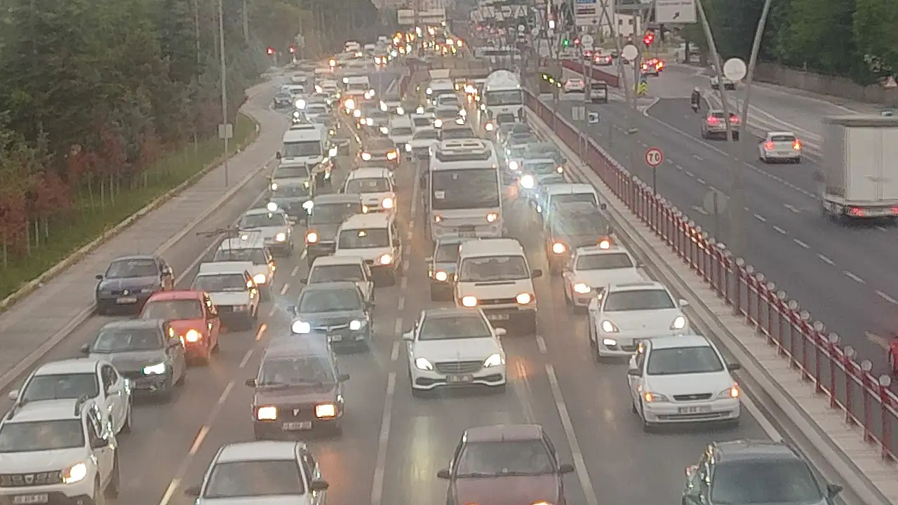 İşte Kayseri'de trafiğin kilitlendiği o anların görüntüleri!