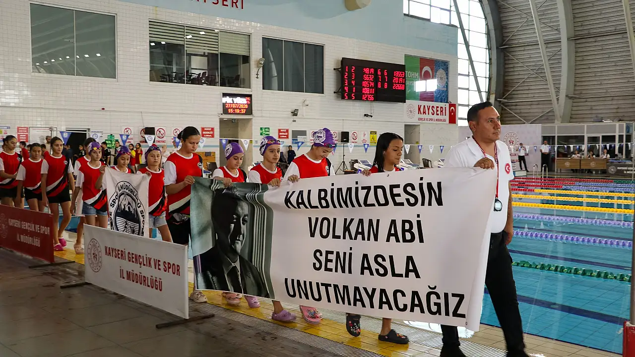 Kayseri'de Anlamlı Vefa: Yüzme Müsabakaları Volkan Bayar Anısına Düzenlendi