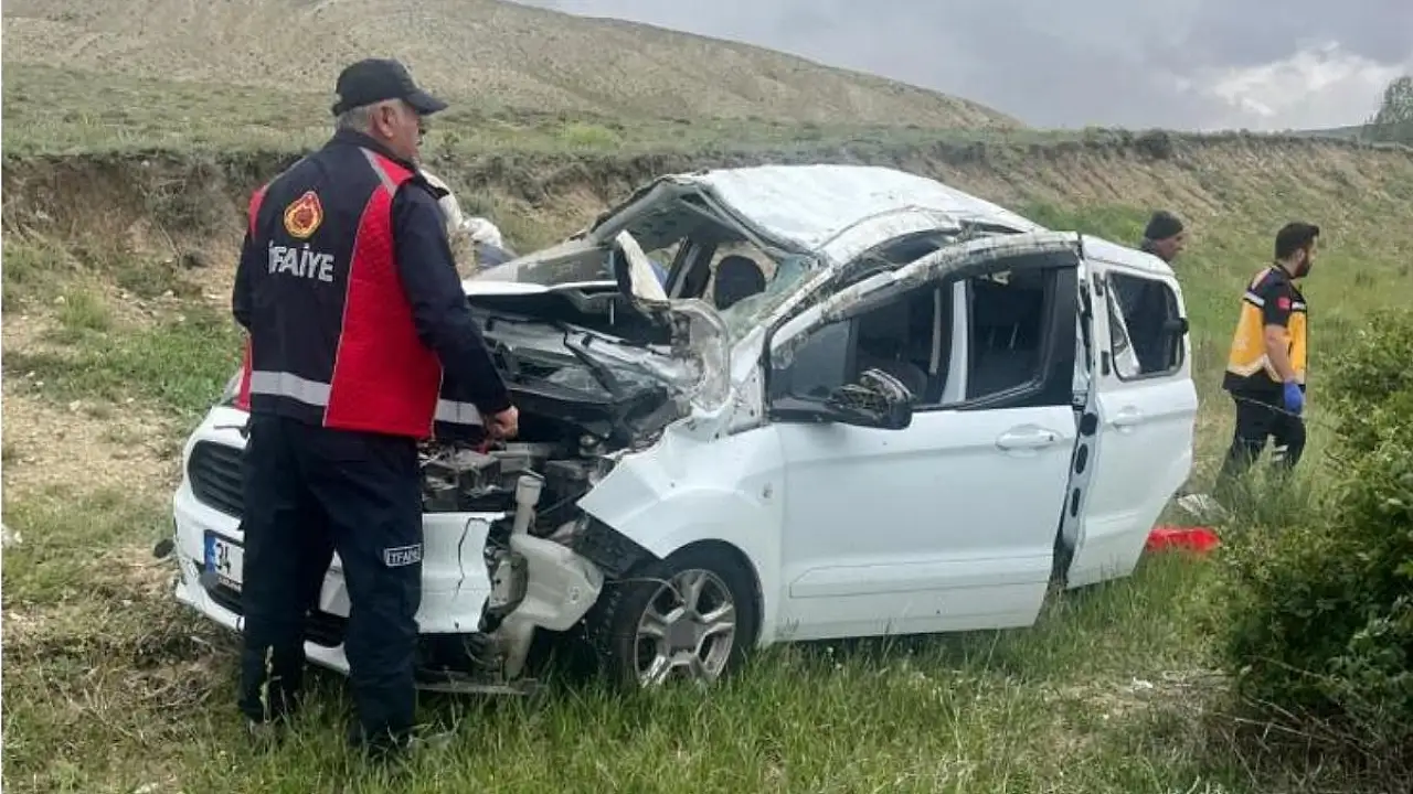 Kayseri'den giden araç takla attı: 5 kişi yaralandı!